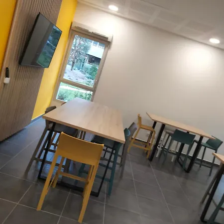 Nemea Mondial 98 Aparthotel